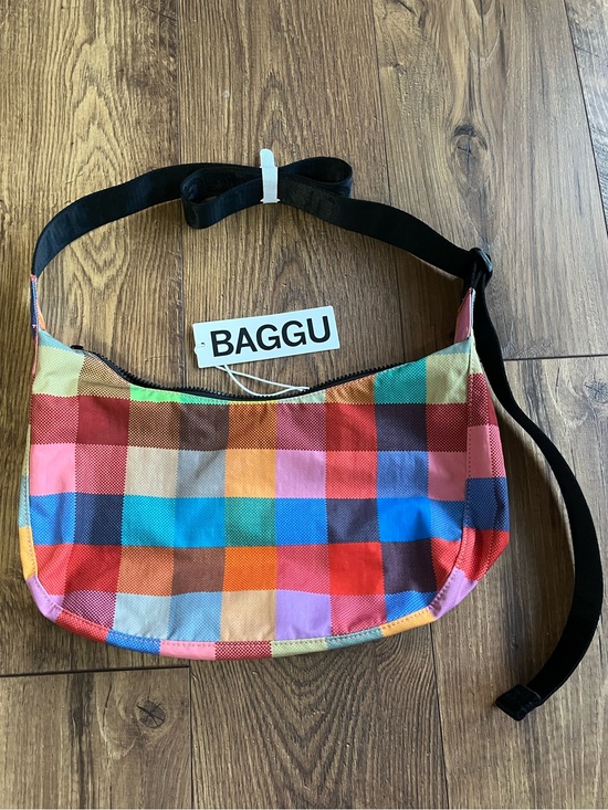 BAGGU Handbags - BAGGU Madras Medium Crescent BNWT
